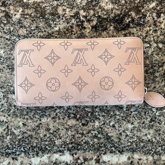 Louis Vuitton Zippy Monogram Perforated Leather Wallet - Picture 4 of 14